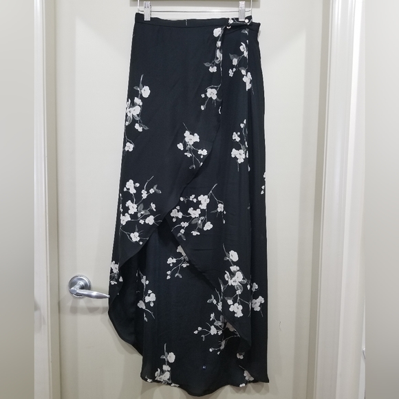 Black Flowy Skirt - Picture 3 of 6
